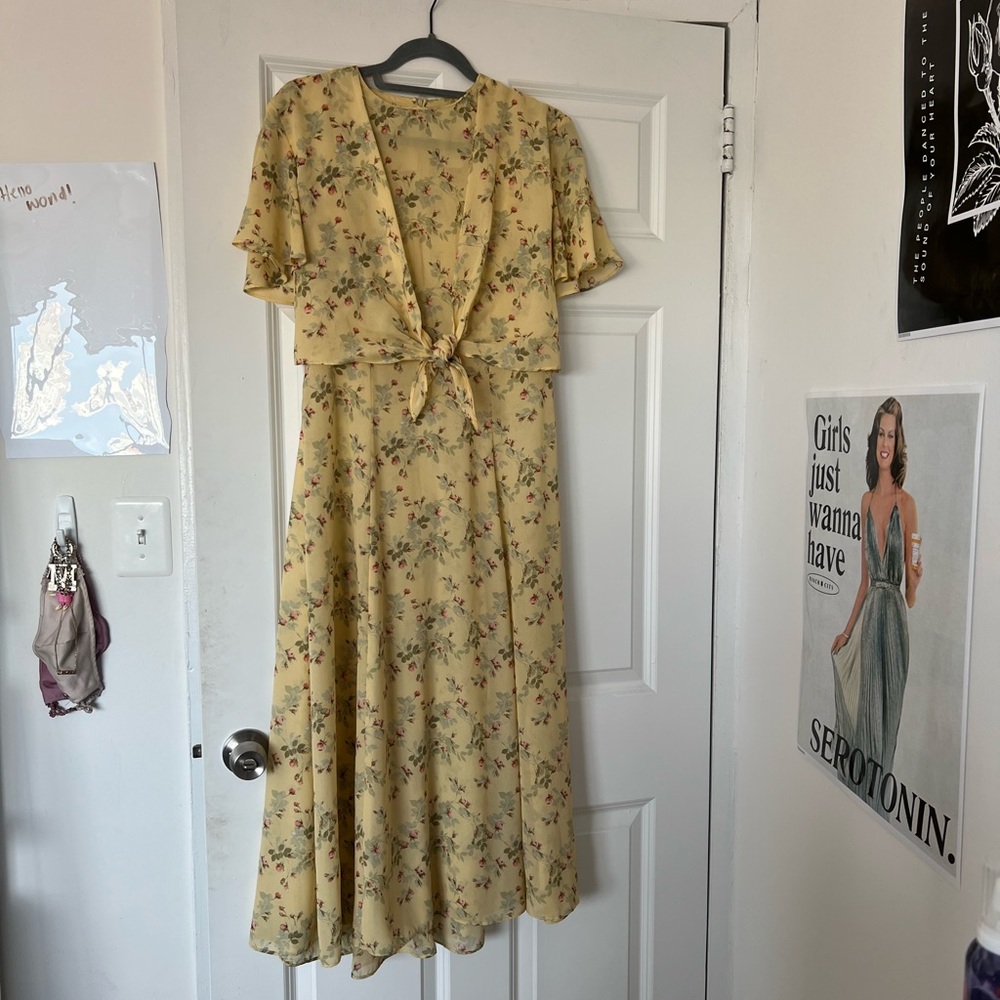 vintage kristy michaels size 8 yellow sheer dress with flower design and shawl